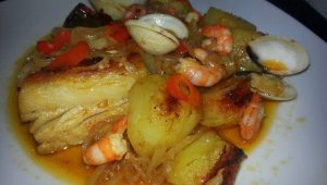 Bacalhau no forno com batatas camarão